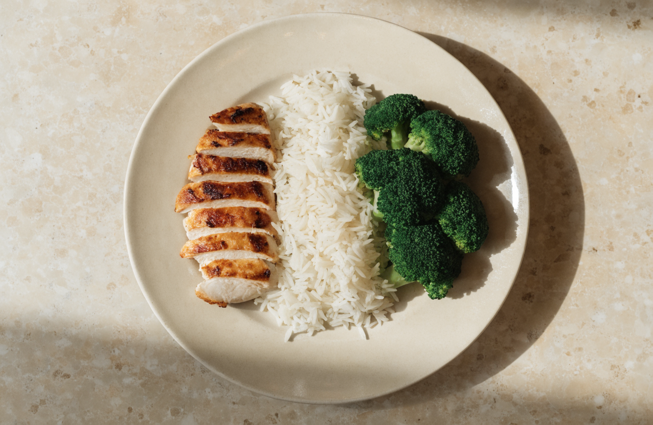 Pollo grigliato con riso basmati e broccoli